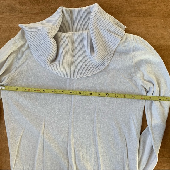 Last call! Banana Republic cream colored cowl neck sweater - Picture 4 of 6